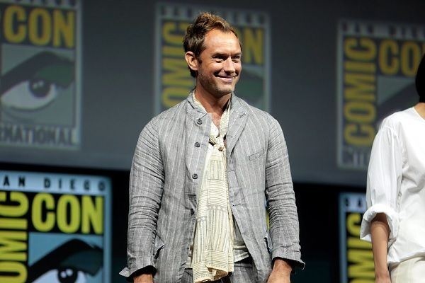 Jude Law, resultat greffe de cheveux