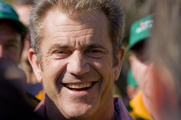 Mel Gibson, combien coute une greffe de cheveux