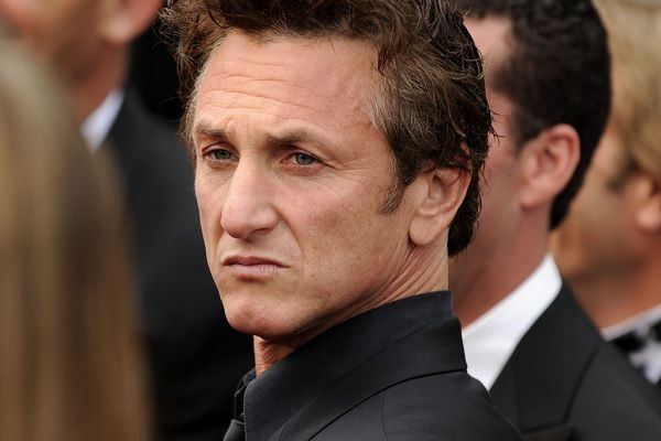 Sean Penn. Célébrités greffe de cheveux.