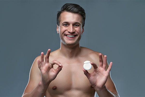 Le shampoing solide maison est économique car il nécessite peu d’ingrédients et est facile à fabriquer. En fabriquant votre propre shampoing solide, vous économisez de l’argent à long terme et réduisez vos dépenses liées aux produits capillaires.