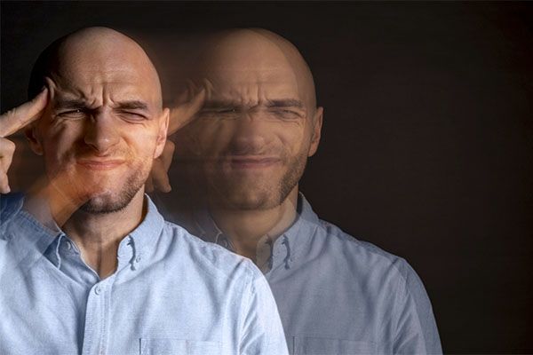 Les inhibiteurs de Jak, également connus sous le nom de procédure JAK-STAT, se présentent comme une progression de protéines responsables du transfert de signaux à la surface de la cellule, jusqu’à son noyau. Ces signaux produisent toutes les variations nécessaires pour dégonfler la zone affectée du cuir chevelu. Les inhibiteurs de Jak sont donc considérés comme des messagers. 
