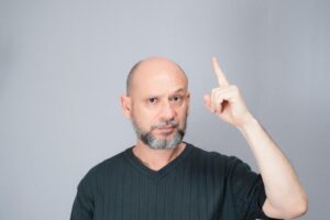 Homme adulte traité pour une perte de cheveux