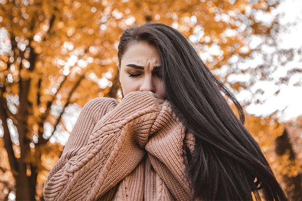 Comment nourrir les cheveux en automne